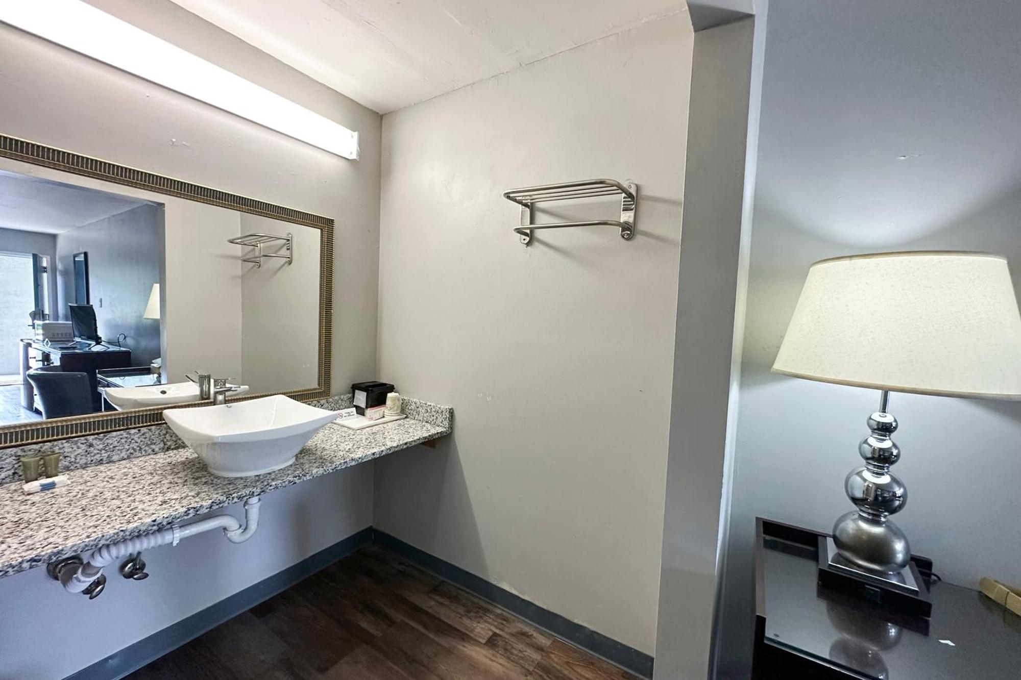 Executive Inn Ridgeway I-77 Екстер'єр фото