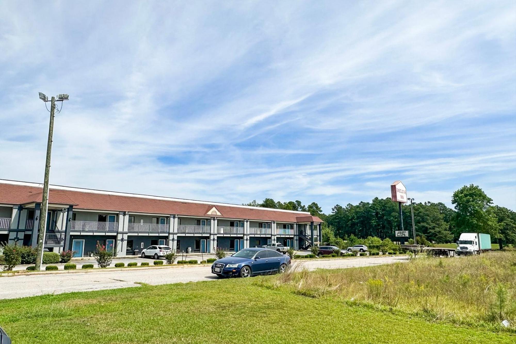 Executive Inn Ridgeway I-77 Екстер'єр фото