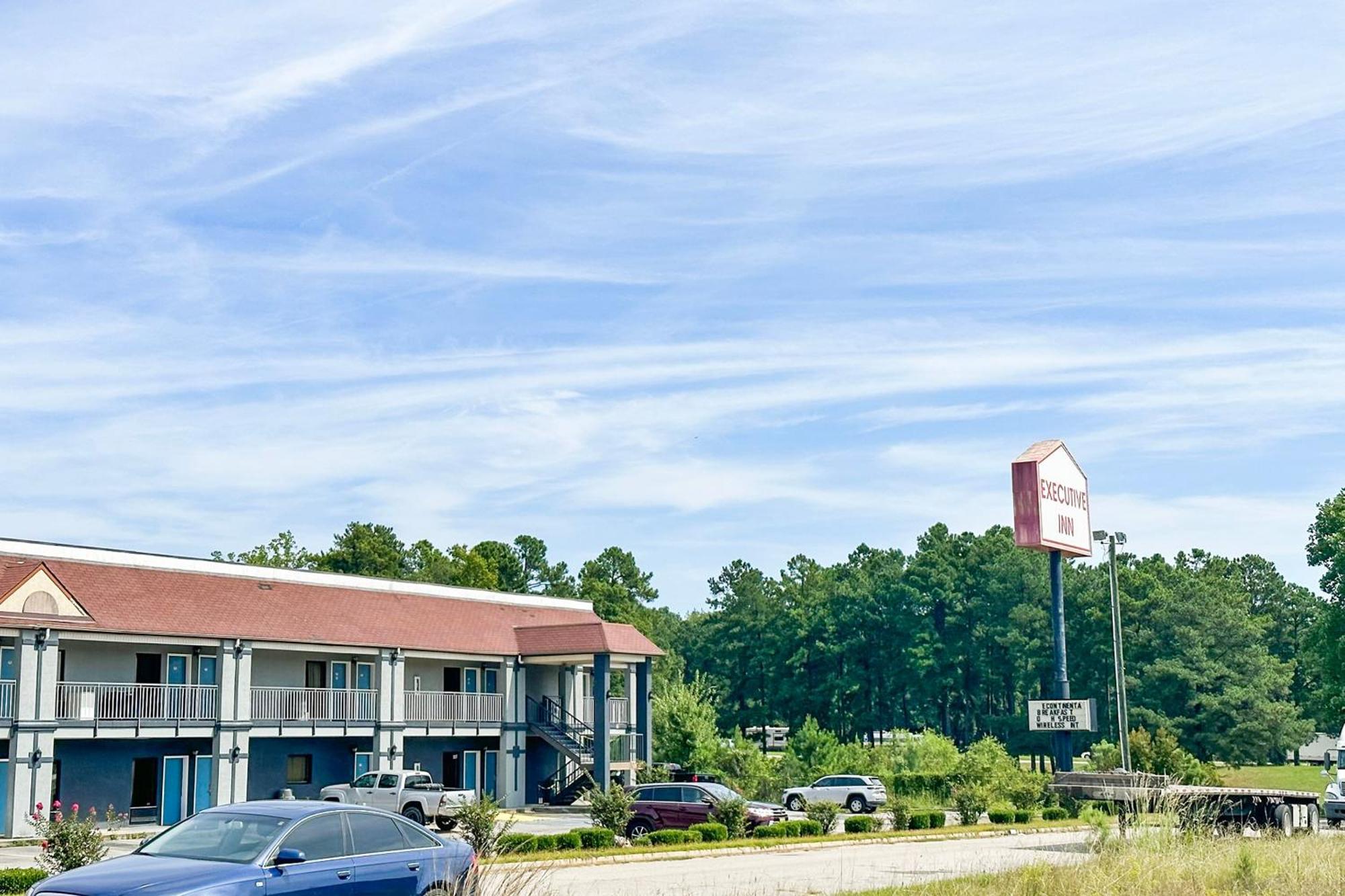Executive Inn Ridgeway I-77 Екстер'єр фото