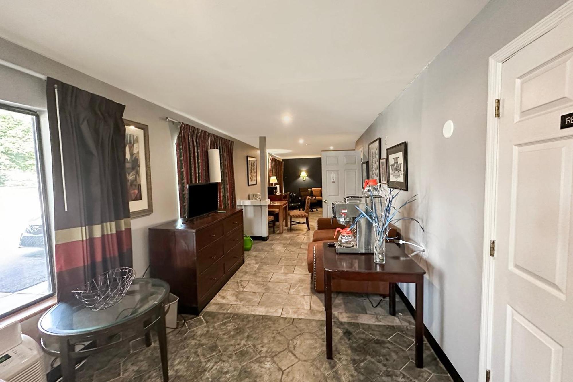 Executive Inn Ridgeway I-77 Екстер'єр фото